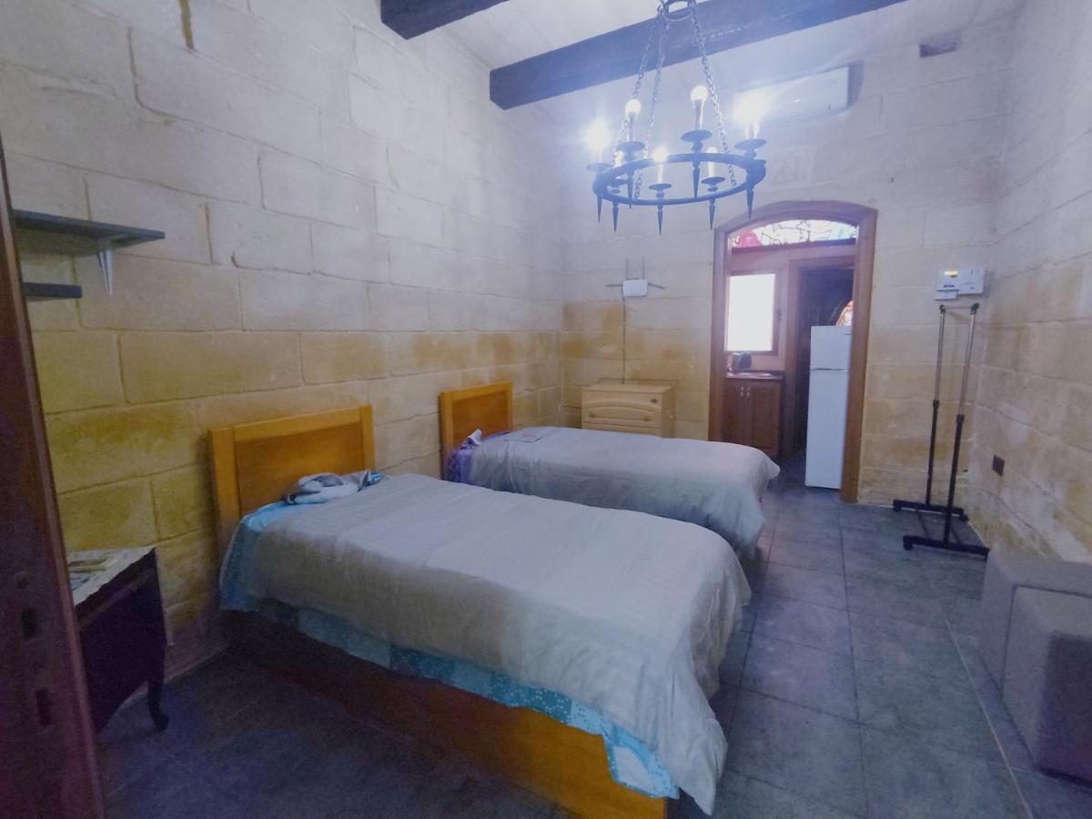 Dhara House Malta Bed and Breakfast Paola Exteriör bild